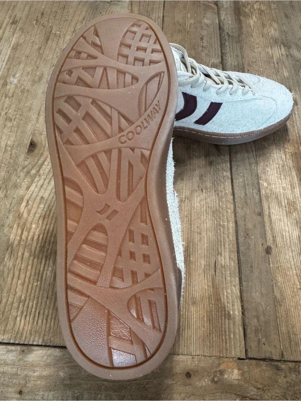 Men’s Coolway Duck Sneakers Beige Suede/Burgundy NWOB $120 Size 10 EU 44
